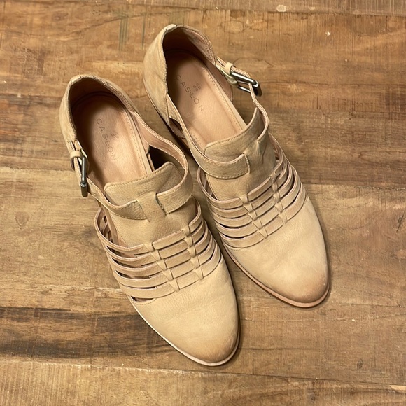 Caslon Sadie Leather Cut Out Heels - Picture 2 of 11